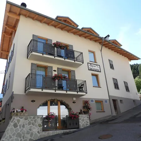 Aparthotel Dolomites Living&Relax Aparthotel Commezzadura